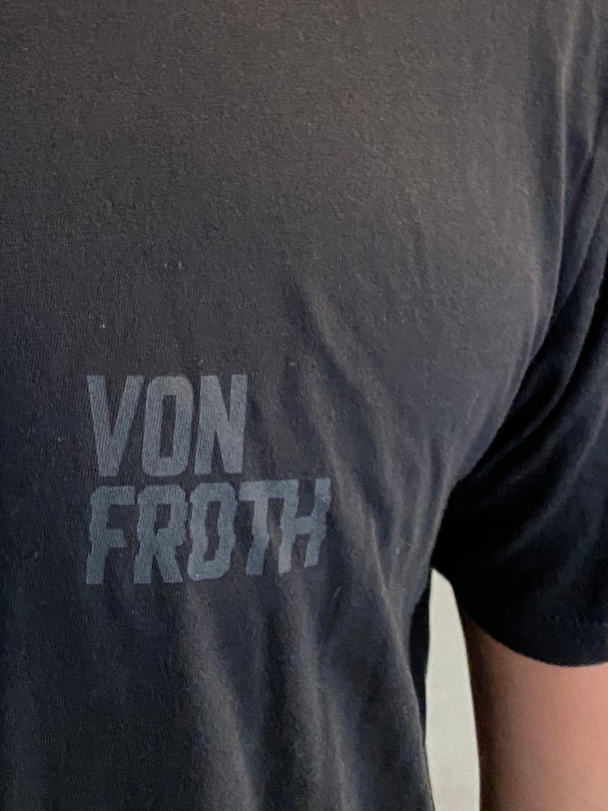 VON FROTH - BLACK TEE SHIRT